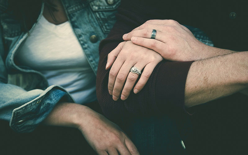 Pareja de la mano